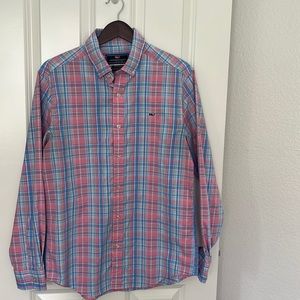 Mens M vineyard vines whale shirt